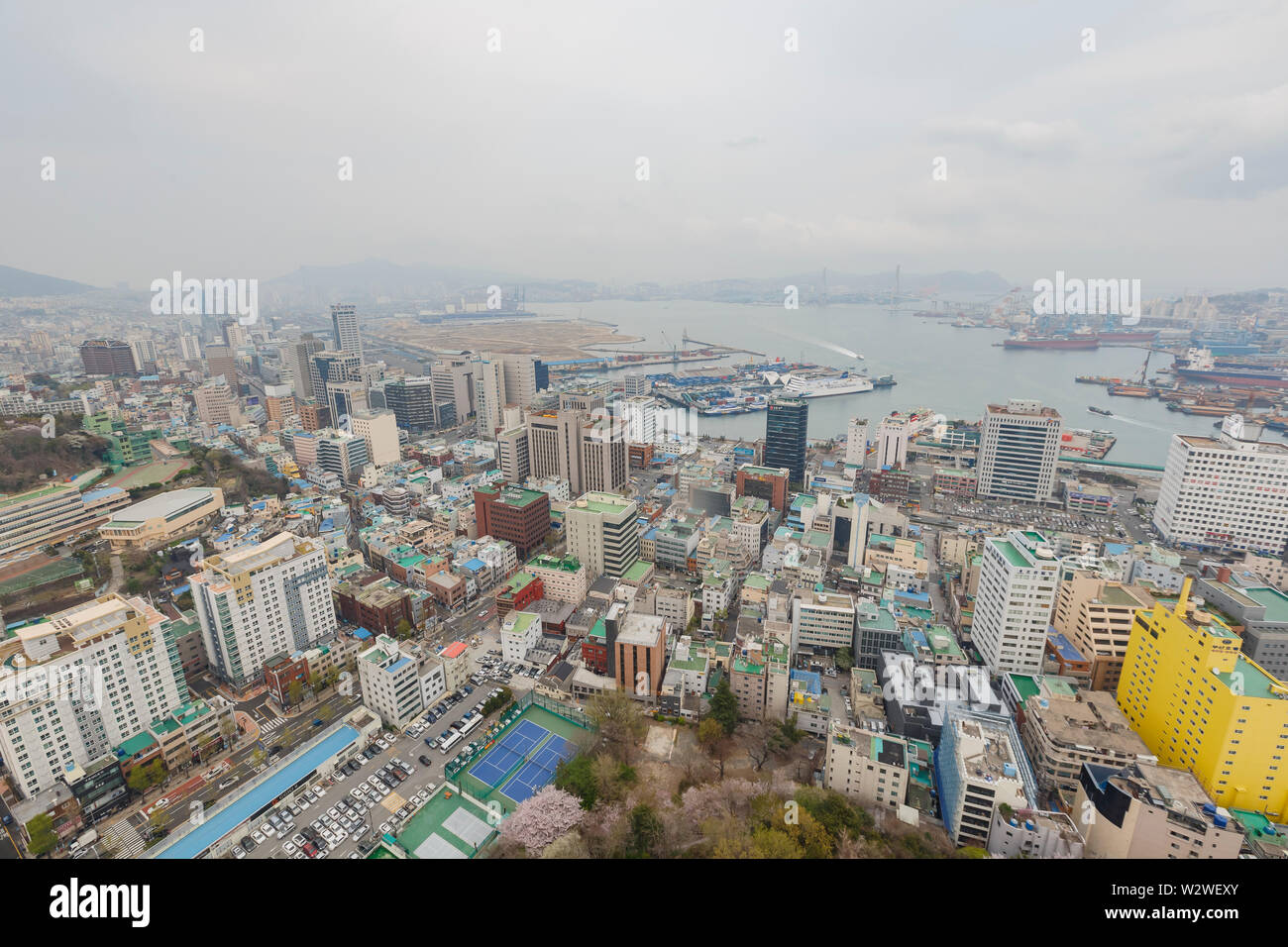 Busan, APR 2: Luftaufnahme der Busan Stadtbild von Busan Turm auf der Apr 2, 2014 in Busan, Südkorea Stockfoto