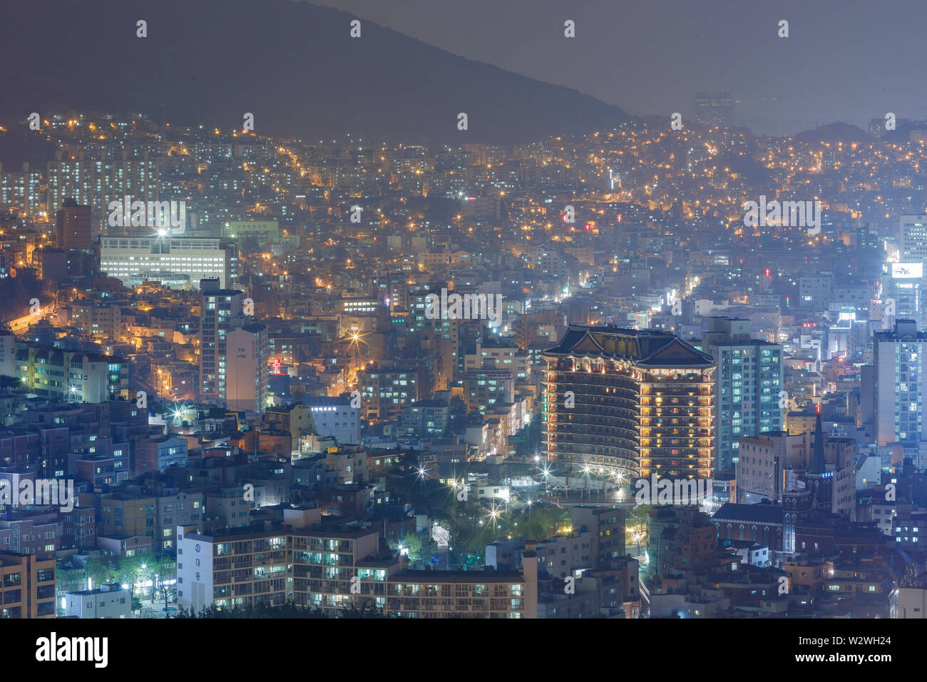 Busan, APR 2: Nacht Luftbild der Busan Stadtbild von Busan Turm auf der Apr 2, 2014 in Busan, Südkorea Stockfoto