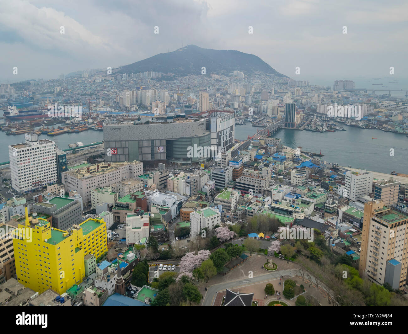 Busan, APR 2: Luftaufnahme der Busan Stadtbild von Busan Turm auf der Apr 2, 2014 in Busan, Südkorea Stockfoto