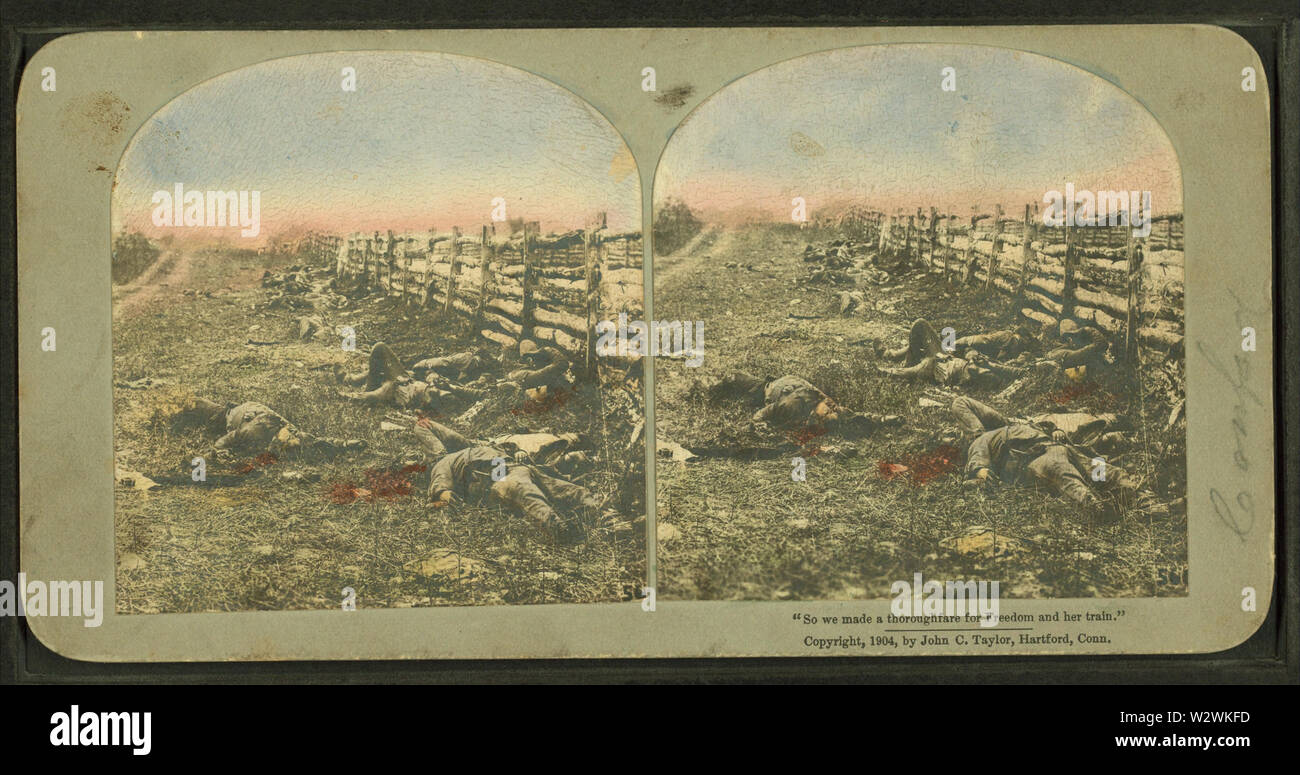 Also machten wir eine Durchgangsstraße für Freiheit und ihr Zug (Ansicht von toten Soldaten neben einem Zaun Handkolorierte view), von Taylor & Huntington Stockfoto