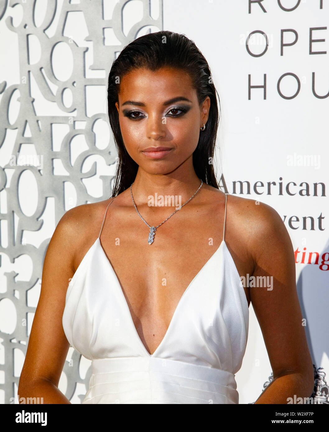 Beverly Hills, Kalifornien, USA. 10. Juli 2019. Ella Balinska besucht die Amerikanischen Freunde von Covent Garden 50-Jahr-Feier bei Jean-Georges - Beverly Hills am Juli 10, 2019 in Beverly Hills, Kalifornien. Foto: imageSPACE/MediaPunch Stockfoto