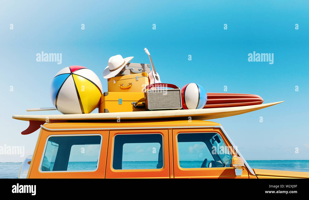 Big retro Auto SUV mit Gepäck, Gepäck und Ausrüstung für den Strand auf dem Dach, komplett verpackt, bereit für den Sommerurlaub, Konzept einer Straße Reise mit Familie ein Stockfoto