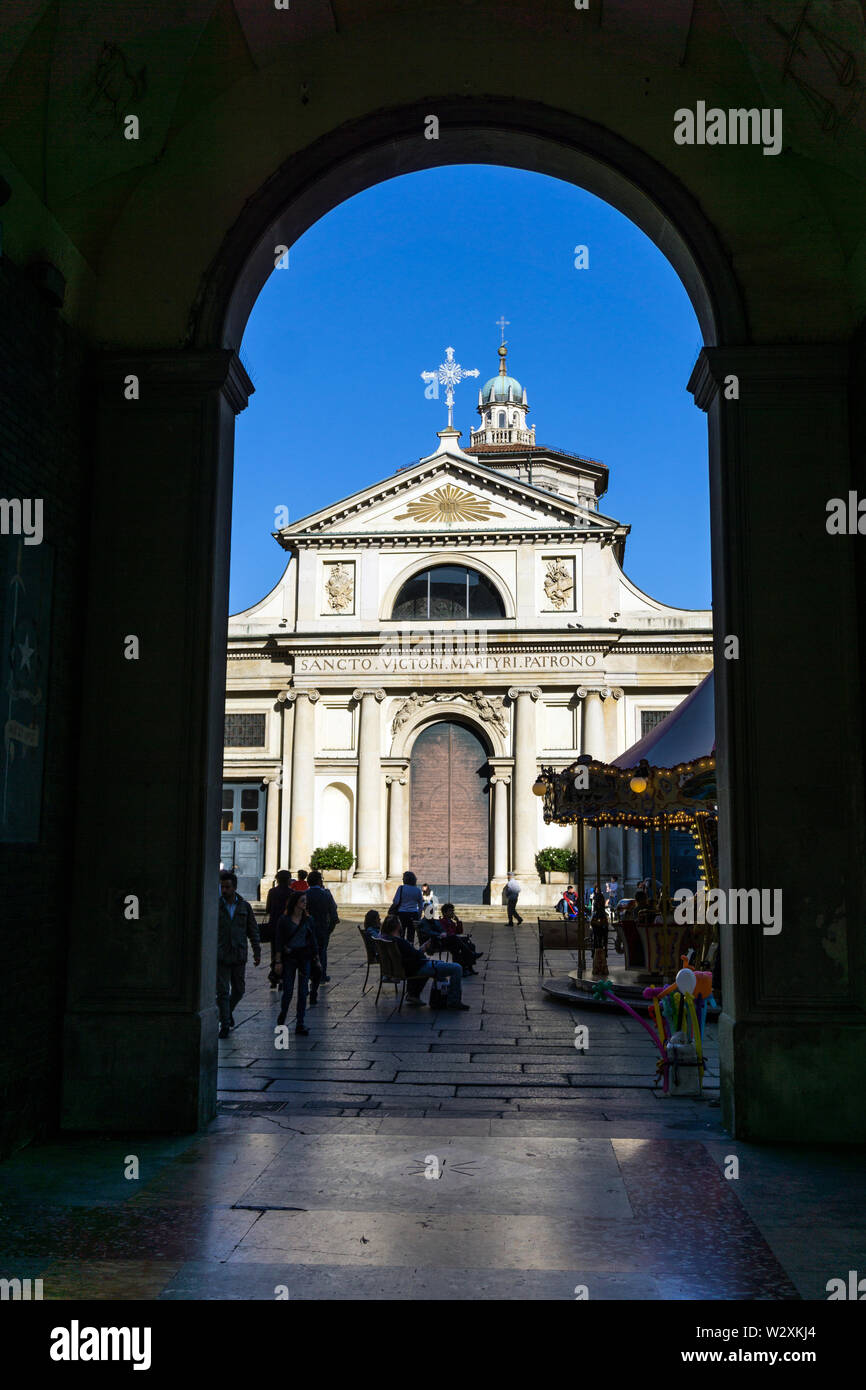 San vittore martire basilica Fotos und Bildmaterial in hoher