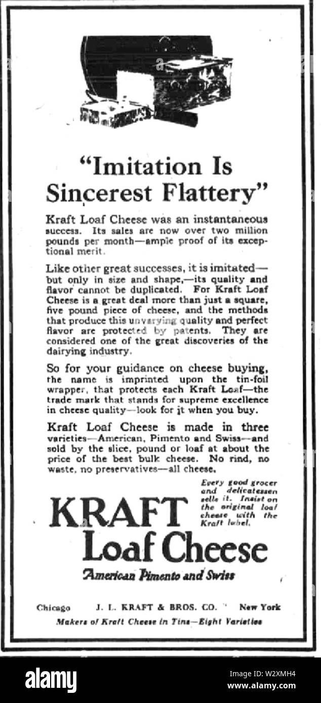 Kraftpapier Laib Käse Zeitung Anzeige Stockfoto