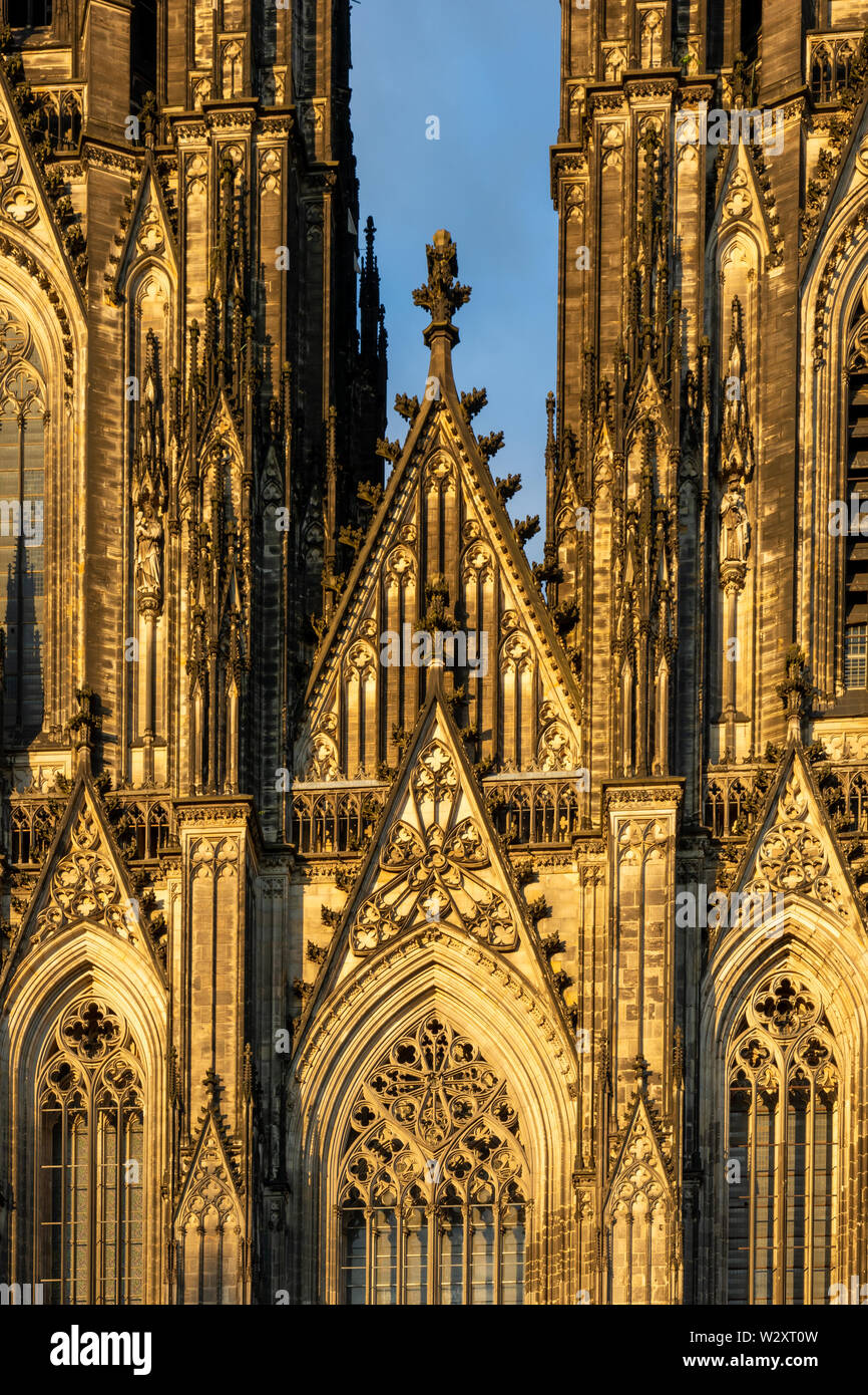 Fassade der berühmte Kölner Dom Stockfoto