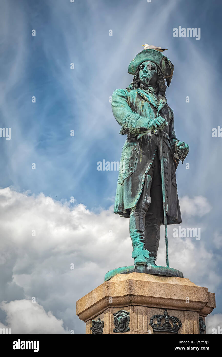 Die Statue der Städte Gründer Karl XI war der erste offizielle Statue in Karlskrona und wurde von König Oscar II. Am 4. Oktober 1897 eingeweiht. Stockfoto