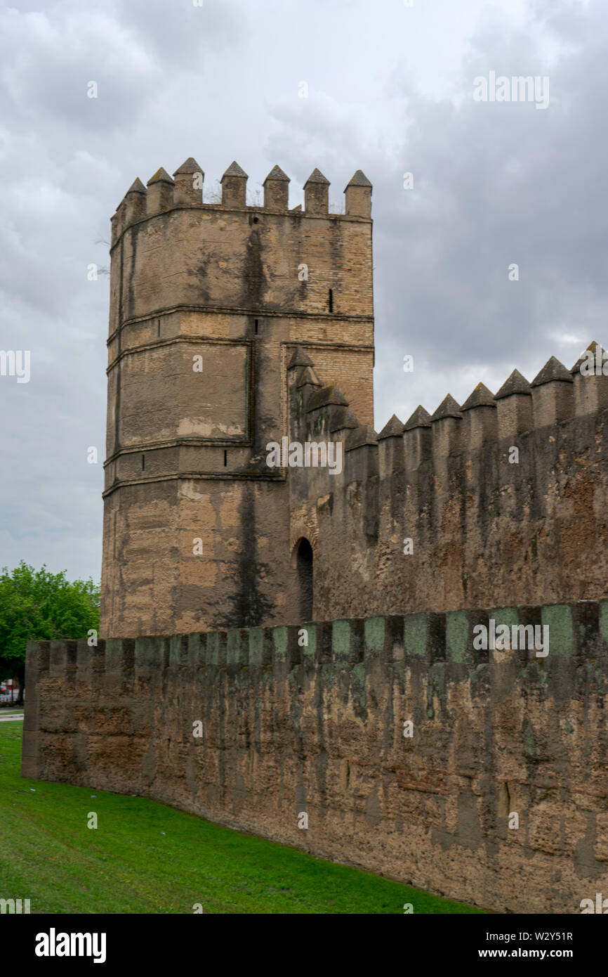 Ehemalige defensive Mauer der Stadt Sevilla, Spanien Stockfoto