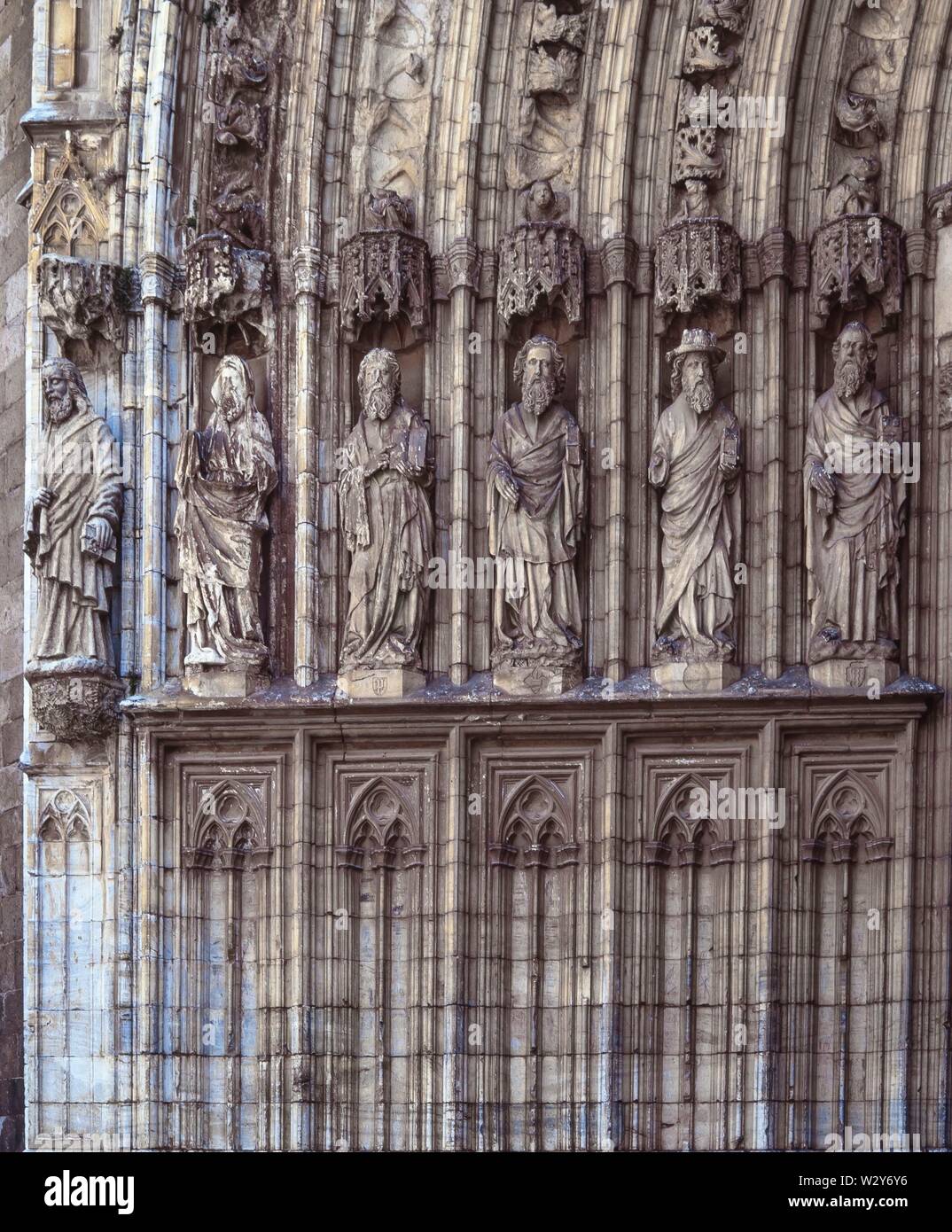 Detail der Fassade der Santa Maria Basilika, 15. Jahrhundert, Castelló d'Empúries. Stockfoto