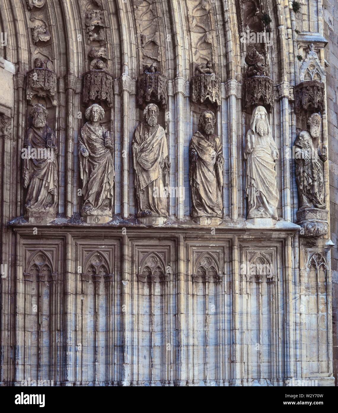 Detail der Fassade der Santa Maria Basilika, 15. Jahrhundert, Castelló d'Empúries. Stockfoto