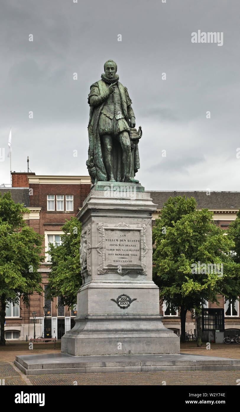 Statue von Wilhelm I., Prinz von Oranien im Het Plein. Haag (Den Haag). Südholland. Niederlande Stockfoto