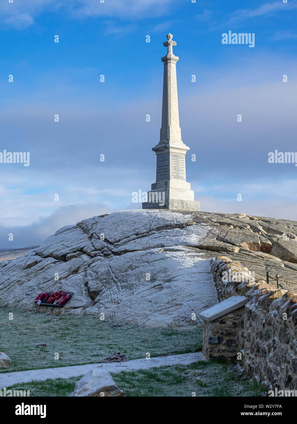Stratherrick Kriegerdenkmal an einem frostigen Morgen im Winter. Zwischen Errogie und Gorthleck auf der B 862, Highland, Schottland Stockfoto