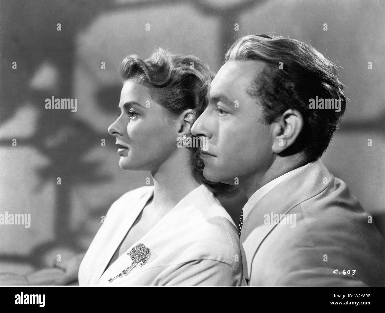 INGRID BERGMAN als Ilsa Lund PAUL HENREID wie Victor Laszlo Werbung Porträt CASABLANCA Regisseur Michael Curtiz 1942 Warner Bros. Stockfoto