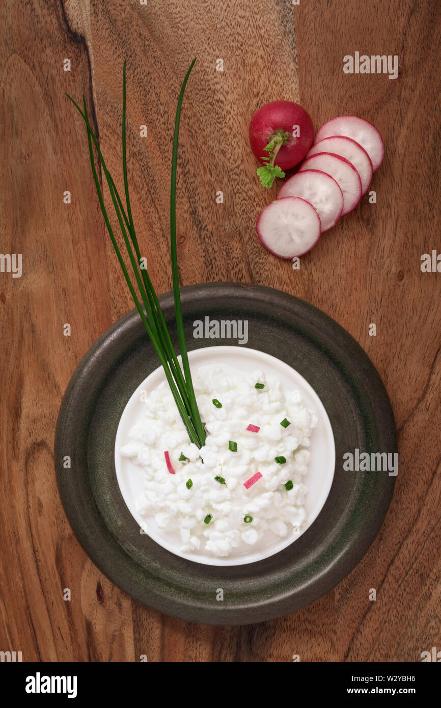 Laktosefreie Hüttenkäse Overhead Stockfoto