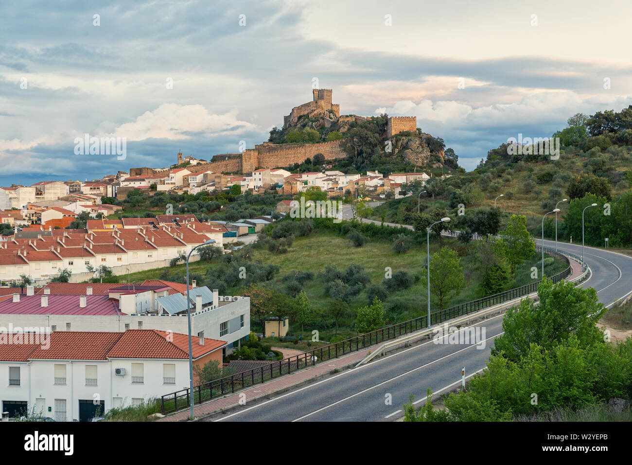 Spanisch Schloss von Alburquerque. Historische Dorf von Badajoz. Extremadura, Spanien Stockfoto