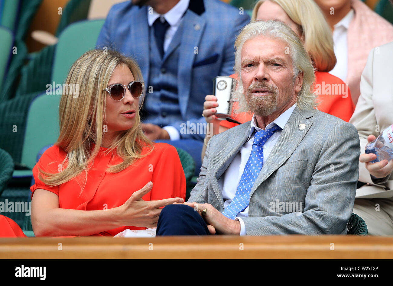 Sir Richard Branson in der königsloge an Tag 10 der Wimbledon Championships in der All England Lawn Tennis und Croquet Club, Wimbledon. Stockfoto