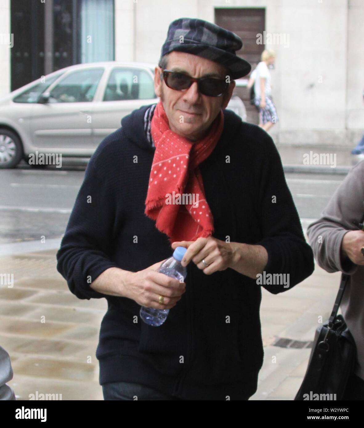 ELVIS COSTELLO IN LIVERPOOL PHILHARMONIC HALLcredit Ian Fairbrother/Alamy Stockfotos Stockfoto