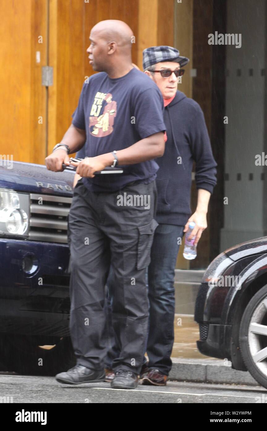 ELVIS COSTELLO IN LIVERPOOL PHILHARMONIC HALLcredit Ian Fairbrother/Alamy Stockfotos Stockfoto