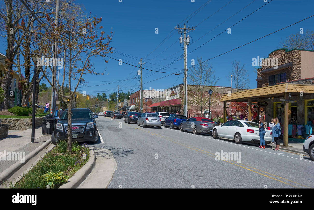 Blowing Rock, North Carolina, USA - 27. April 2019: Downtown Blowing Rock, einem beliebten Reiseziel in das Verhältnis zu den berühmten Blasen Stockfoto
