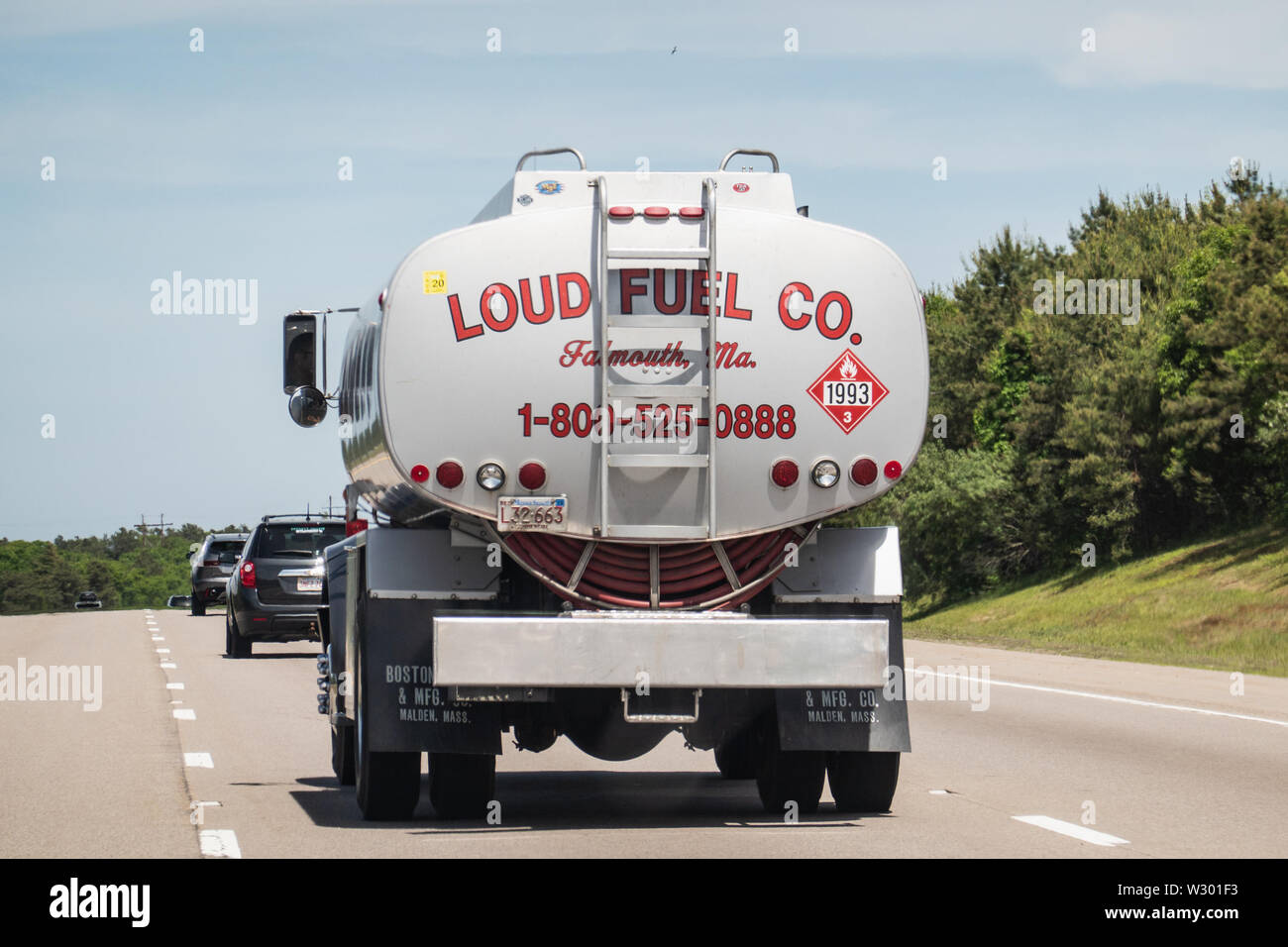Sagamore, MA - 10. Juni 2019: Laut Brennstoff Co., ein Familienunternehmen mit Kunden auf Cape Cod, hat ein Wald in Costa Rica, dass die Banken CO2 Balan Stockfoto