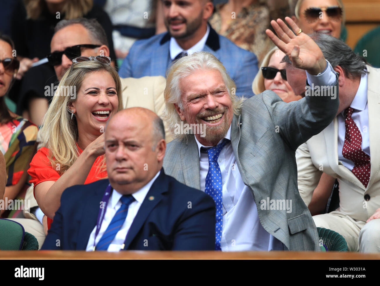 Sir Richard Branson und Tochter Holly am 10. Tag der Wimbledon Championships im All England Lawn Tennis and Croquet Club, Wimbledon. Stockfoto