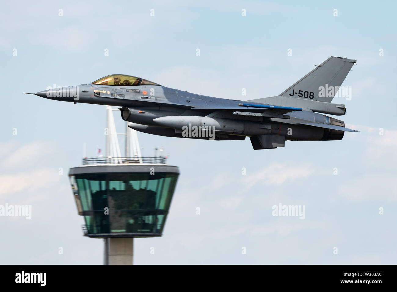 Eine Lockheed Martin F-16 Kampfjets der Royal Netherlands Air Force am Fliegerhorst Volkel. Stockfoto