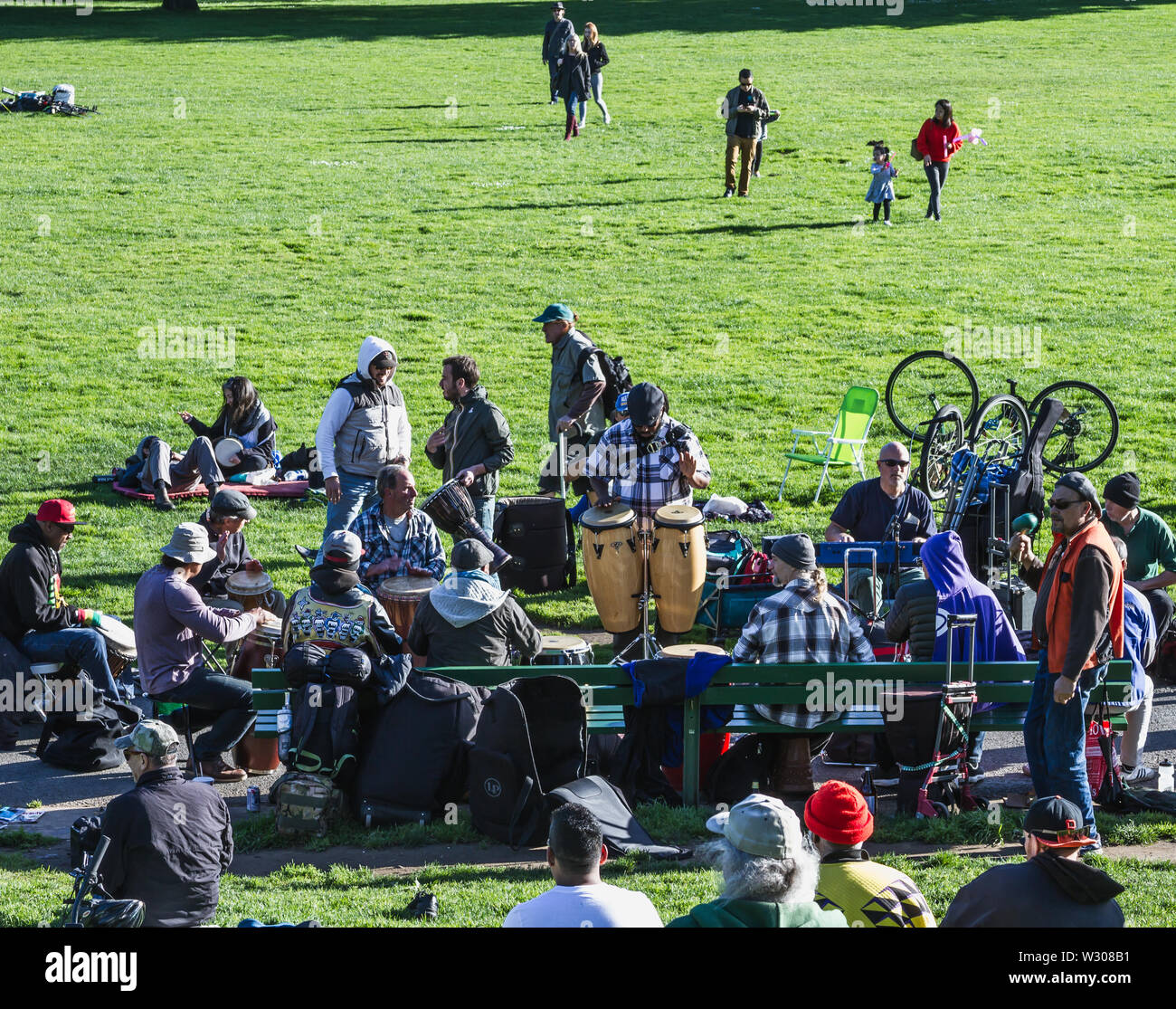 Hippie Hill San Francisco Kalifornien G.G Park Wahrzeichen wurden Blume Kind hippie Jam Session von congas Trommeln begann bereits in den 60er bis 70er Stockfoto