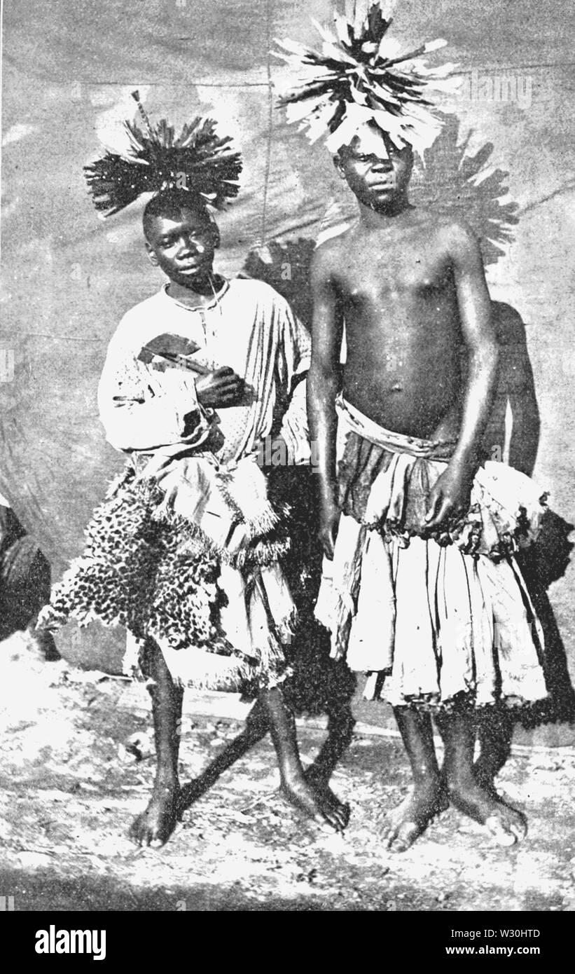 PSM V69 D 476 Höhenmetern eines Batwa pygmy und bakuba Jugend Stockfoto