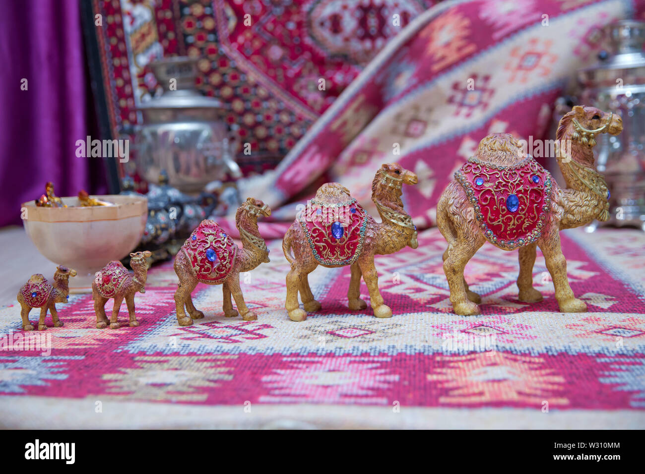 Schöne kamel Souvenir wie in den Souq von Baku, Aserbaidschan Emirate. verziert Kamel verkauft, in der Regel in der indischen Kultur, gebraucht als Souvenir. Stockfoto