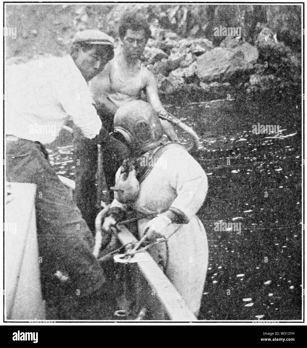 PSM V82 D 538 Taucher absteigend die Leiter Stockfoto