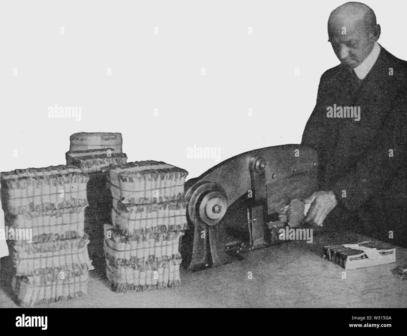 PSM V88 D106 Zerstörung der alten Papier Geld Stockfoto