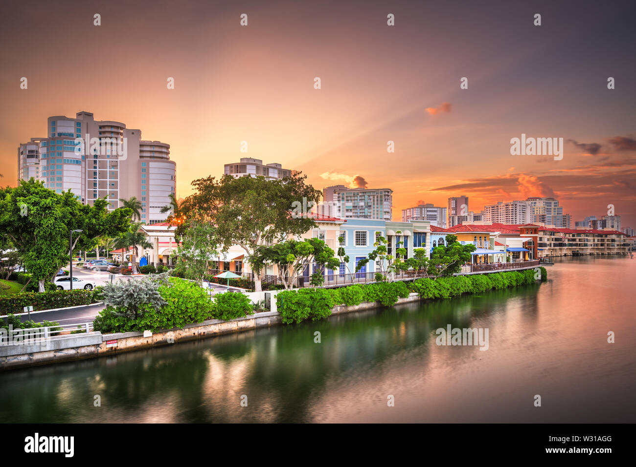 Naples, Florida, USA Downtown Skyline in der Dämmerung. Stockfoto