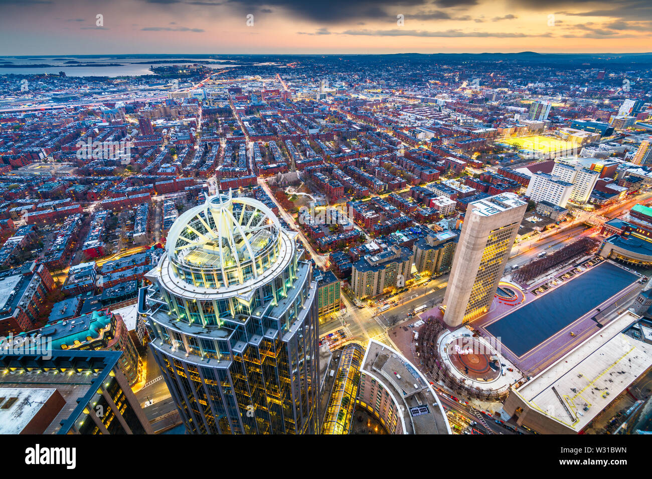 Boston, Massachusetts, USA Stadtbild in der Abenddämmerung. Stockfoto