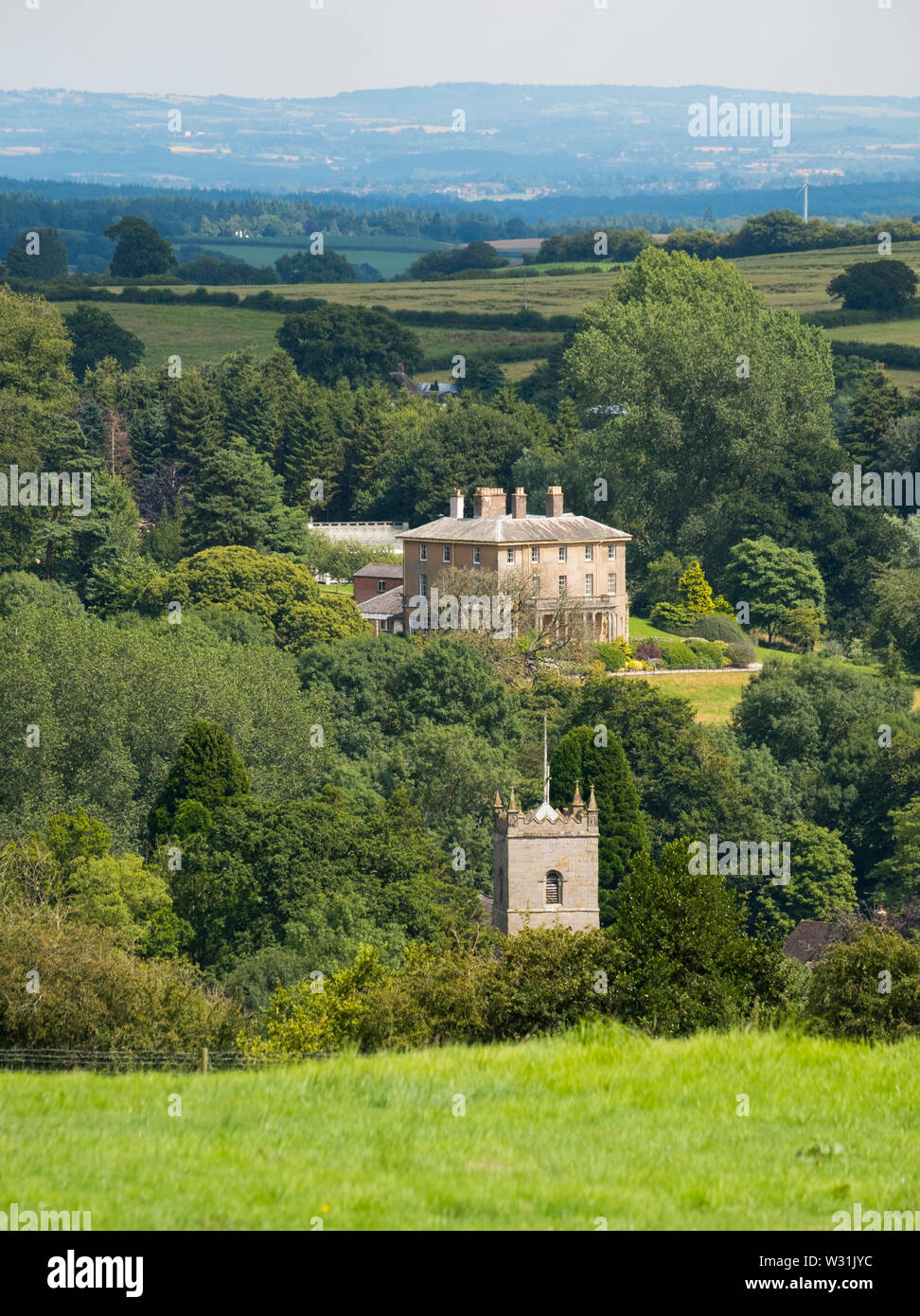 Hopton Gericht und St. Michael und alle Engel Kirche, Hopton Wafers, Shropshire, England, Großbritannien Stockfoto