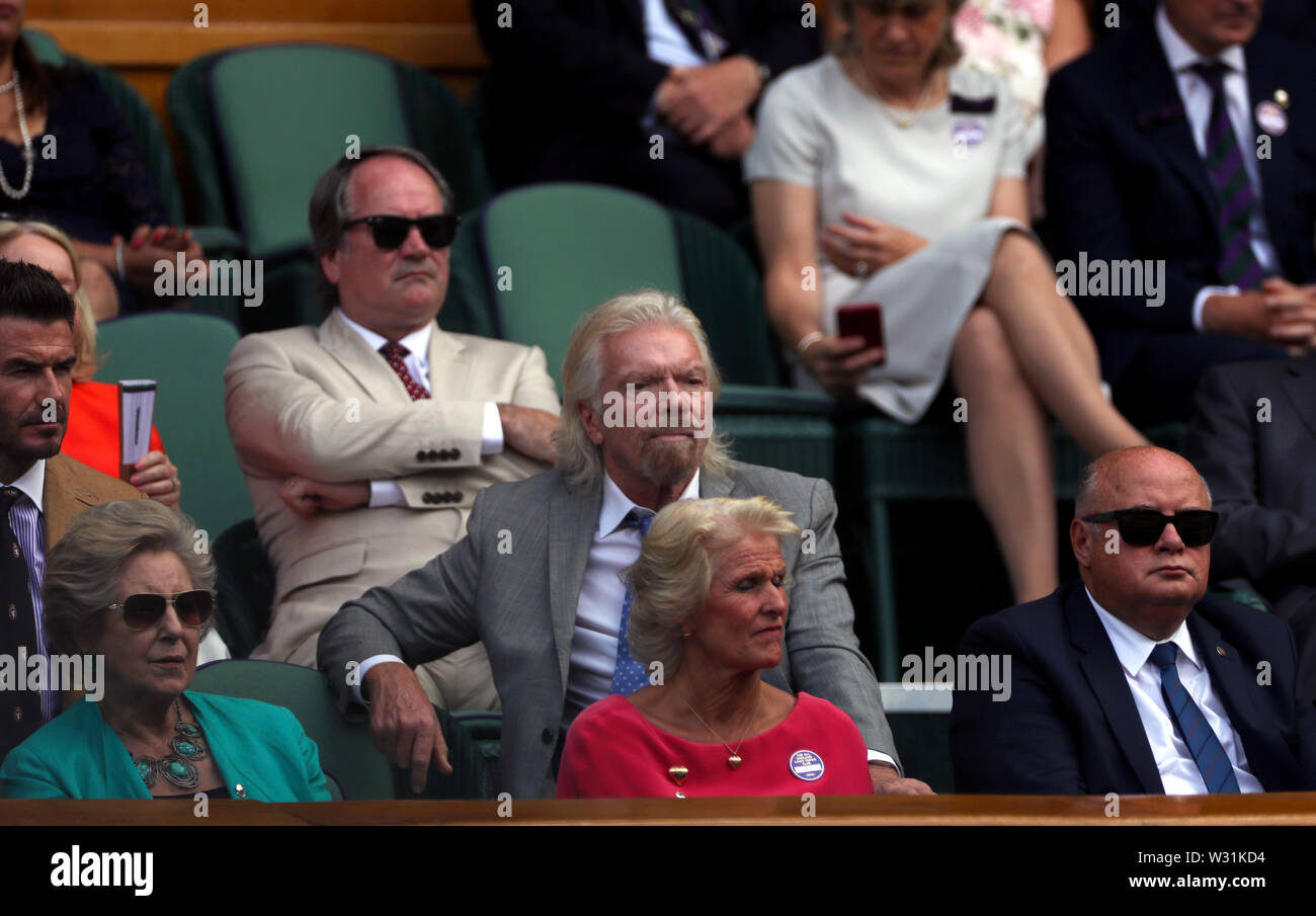 Wimbledon, UK. 11. Juli, 2019. Sir Richard Branson genießen die Halbfinale zwischen Simona Halep und Elina Svitolina in Wimbledon heute. Quelle: Adam Stoltman/Alamy leben Nachrichten Stockfoto