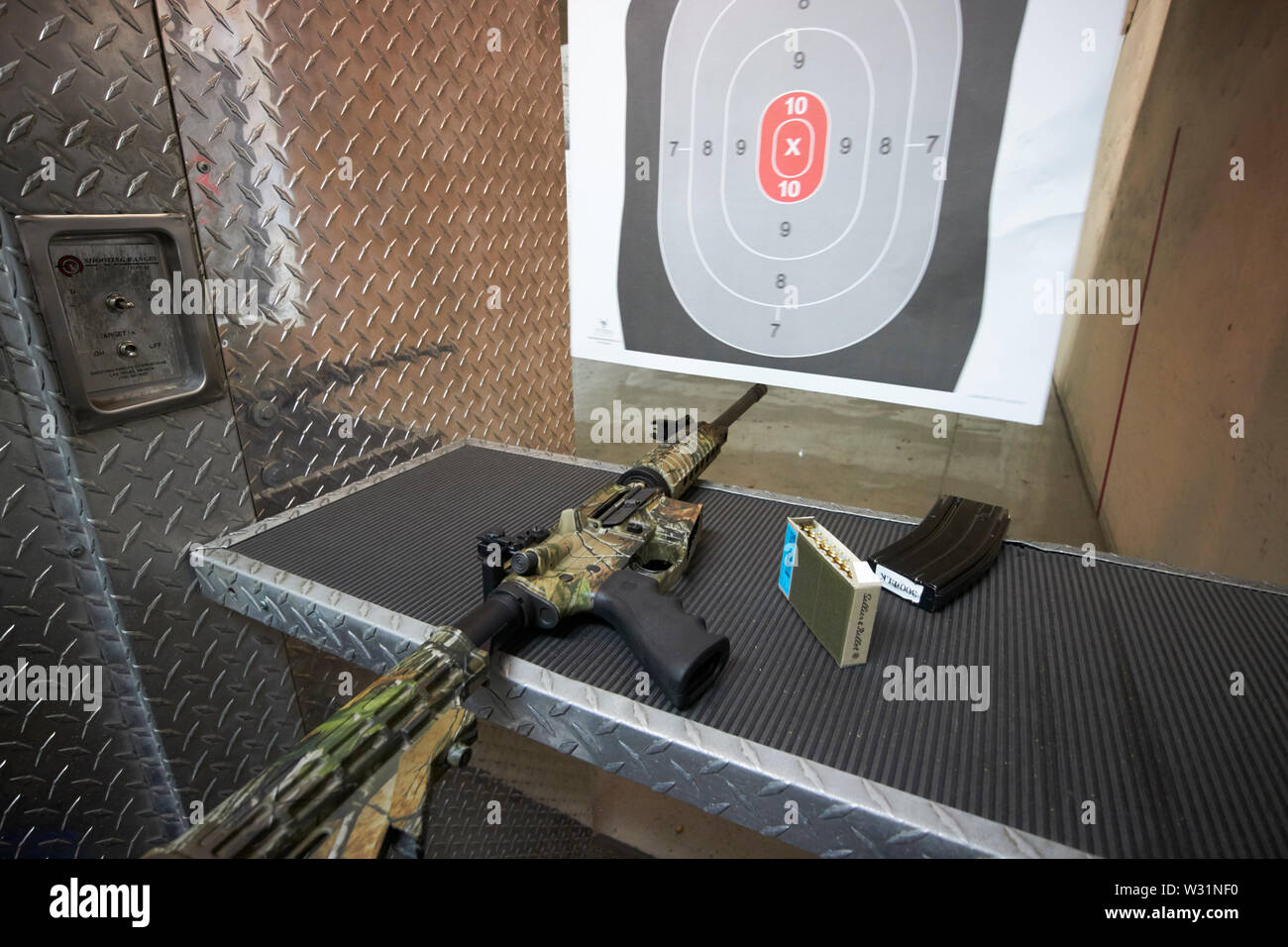 M4 Gewehr mit 300 blk Munition auf ein Gewehr Spektrum USA Vereinigte Staaten von Amerika Stockfoto