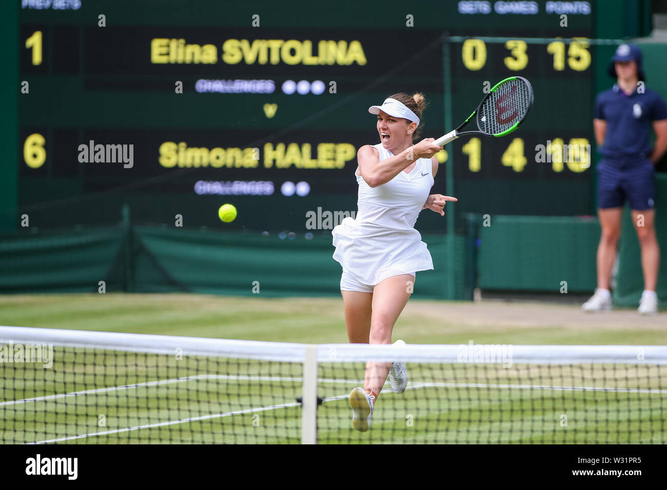 Wimbledon, London, UK. 11. Juli 2019. Simona Halep in Rumänien in der Frauen singles Halbfinale von Wimbledon Lawn Tennis Championships gegen Elina Svitolina der Ukraine bei den All England Lawn Tennis und Croquet Club in London, England am 11. Juli 2019. Quelle: LBA/Alamy leben Nachrichten Stockfoto