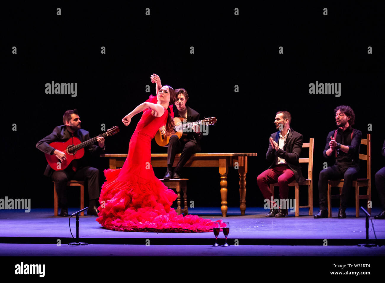 London, Großbritannien. 11. Juli 2019. Olga Pericet Tänze" Der Stachel, dass davon geträumt, eine Blume oder die Blume, die davon geträumt, eine Tänzerin' Leistung als Teil des 16 Flamenco-Festival in Sadler's Wells Theatre. Credit: Quan Van/Alamy leben Nachrichten Stockfoto