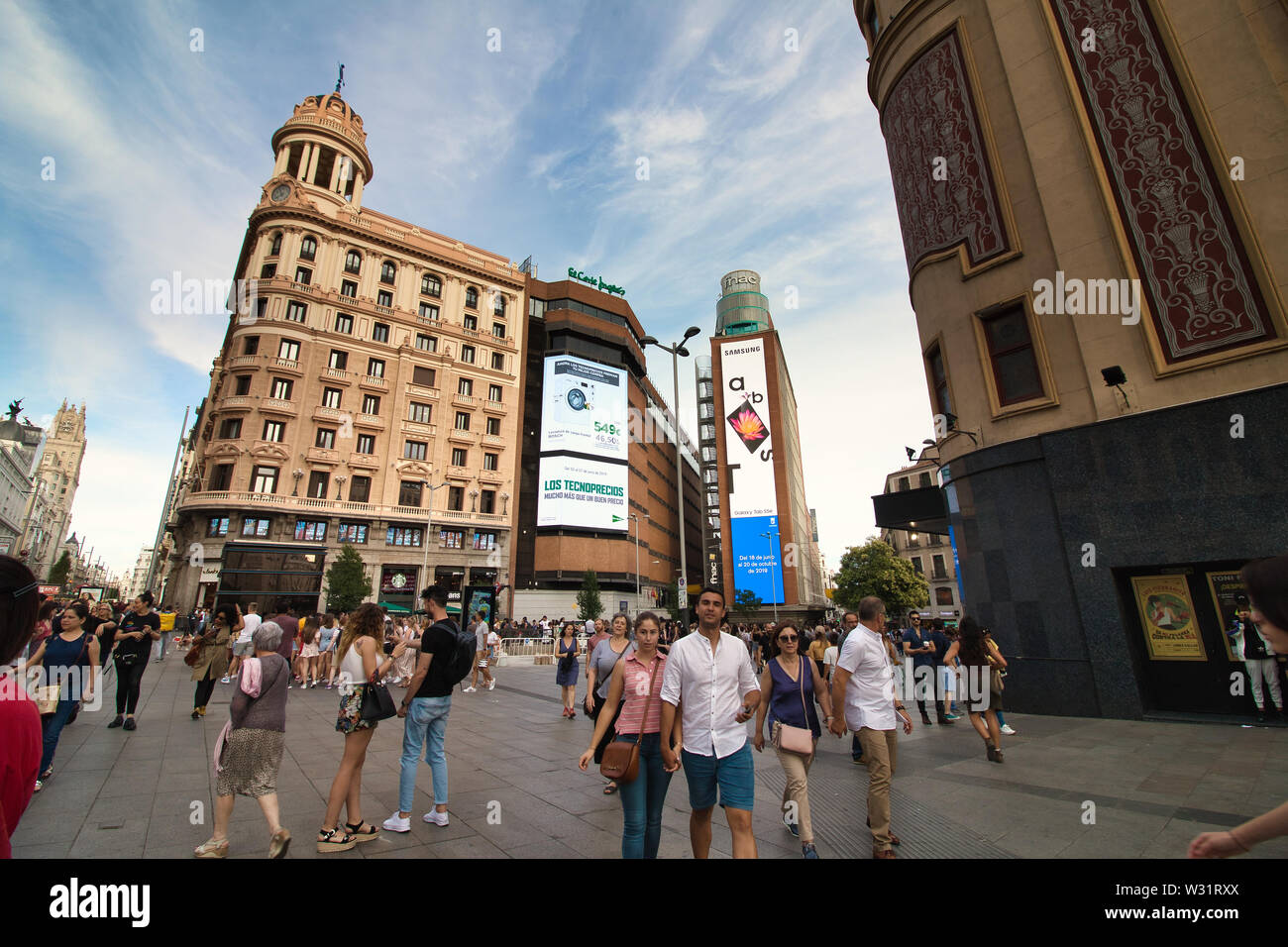 Madrid, Spanien - 20. Juni 2019: Der belebten Plaza de Callao, auf der Gran Via de Madrid Stockfoto