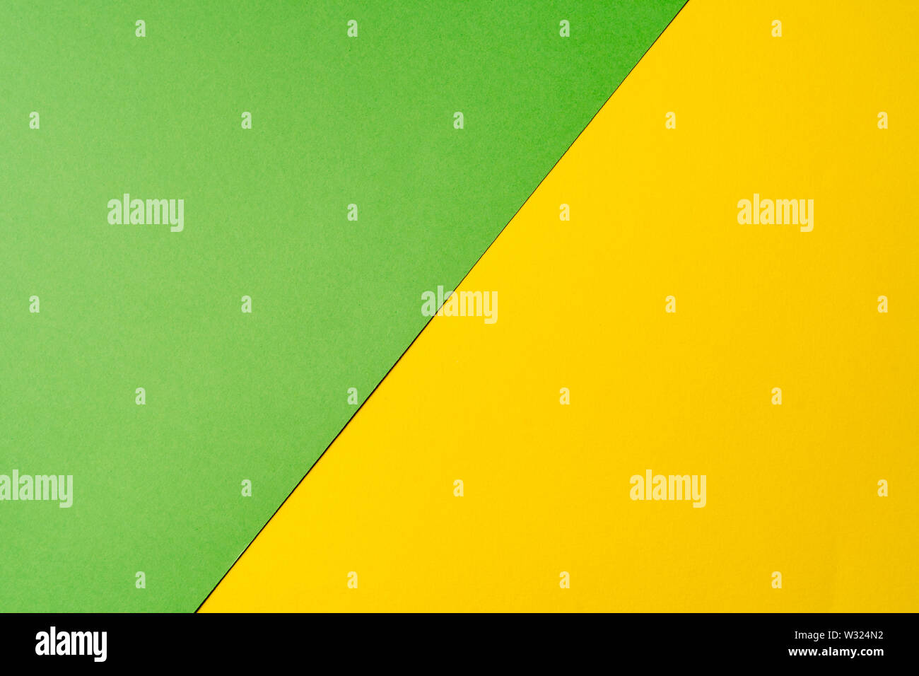 Flach Grün und Gelb abstrakte Papier Hintergrund mit geometrischen Form. Stockfoto