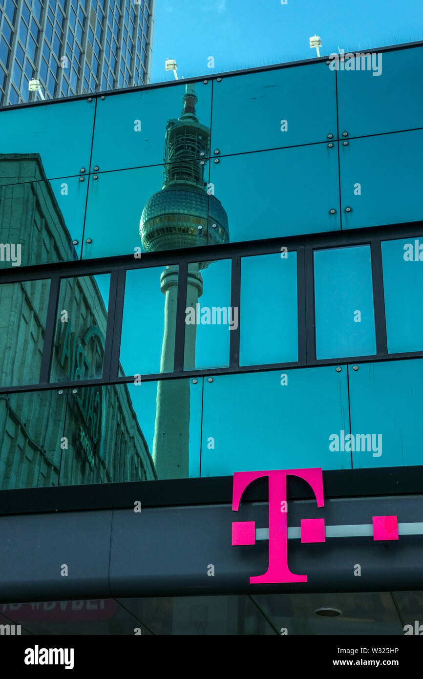 T-Mobile Deutschland Berliner Fernsehturm Stockfoto