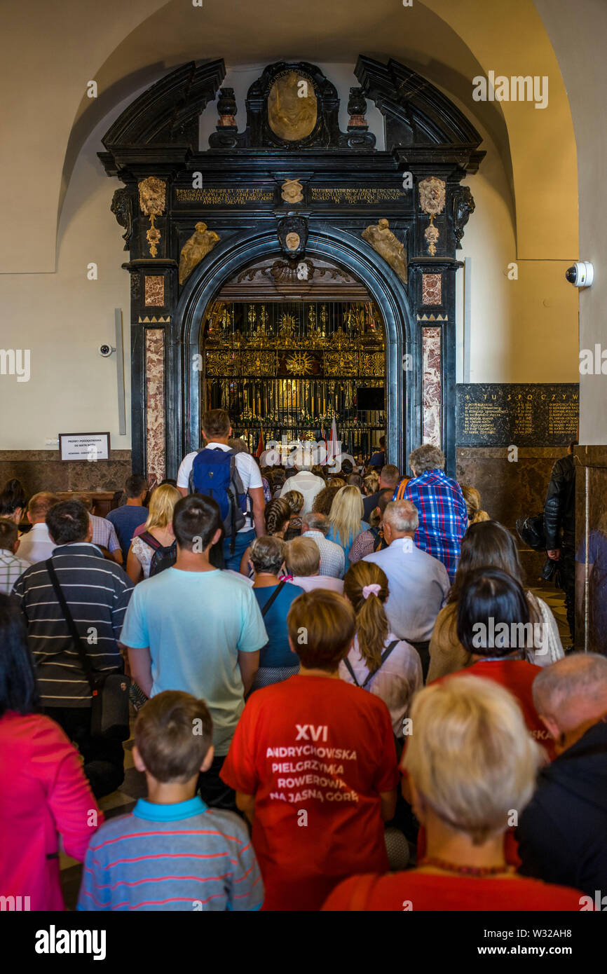 Im Inneren der Kapelle, wo die Ikone der Schwarzen Madonna von Tschenstochau, Polen 2018. Stockfoto
