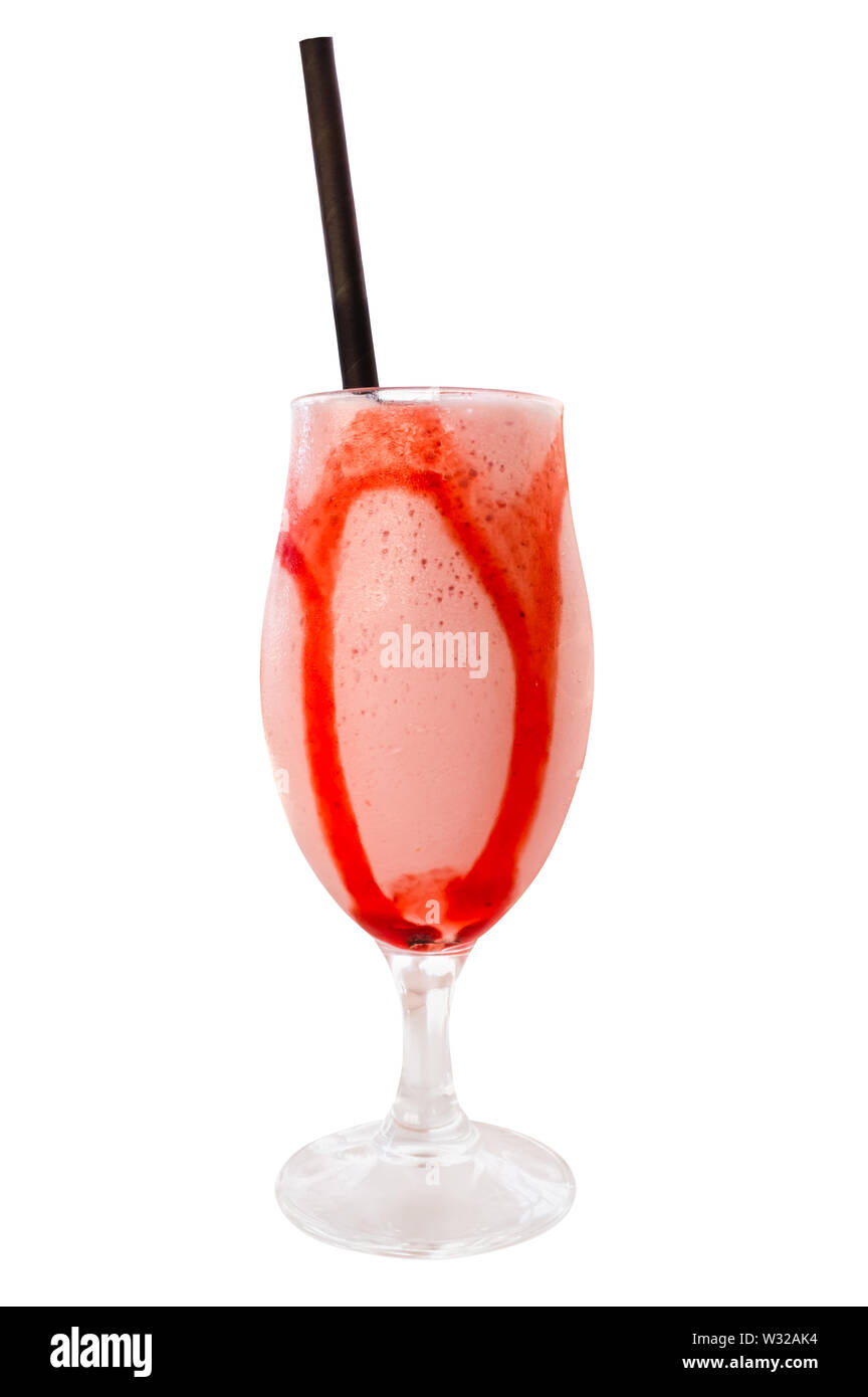 Isolierte Tropical Erdbeere Obst Smoothie oder Milchshake in einem Glas auf weißem Hintergrund Stockfoto