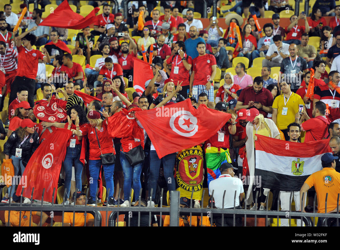 Kairo, Ägypten. 11. Juli, 2019. Unterstützt von Tunesien während des Spiels Madagaskar vs Tunesien. Insgesamt Afrika Cup der Nationen Ägypten 2019 an der Al Salam Stadion von Kairo. Foto: Chokri Mahjoub Credit: Chokri Mahjoub/ZUMA Draht/Alamy leben Nachrichten Stockfoto