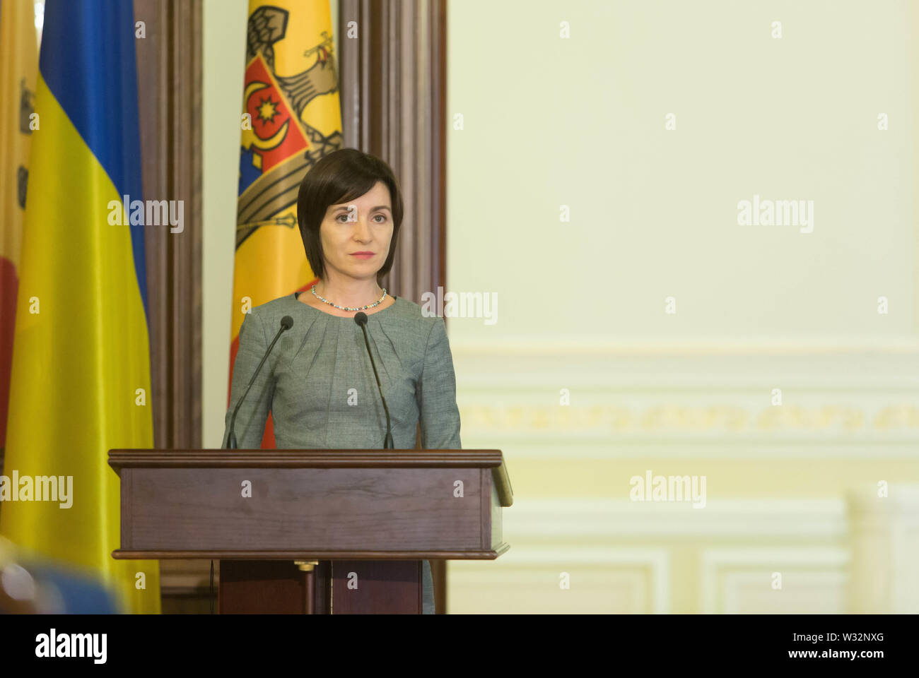 Kiew, Ukraine. 11. Juli, 2019. Premierminister der Republik Moldau Maia Sandu ist bei einem Treffen mit dem ukrainischen und internationalen Medien in Kiew, Ukraine, Juli 11, 2019 gesehen. Premierminister der Republik Moldau Maia Sandu offiziell Besuche in der Ukraine. Credit: sergii Kharchenko/ZUMA Draht/Alamy leben Nachrichten Stockfoto