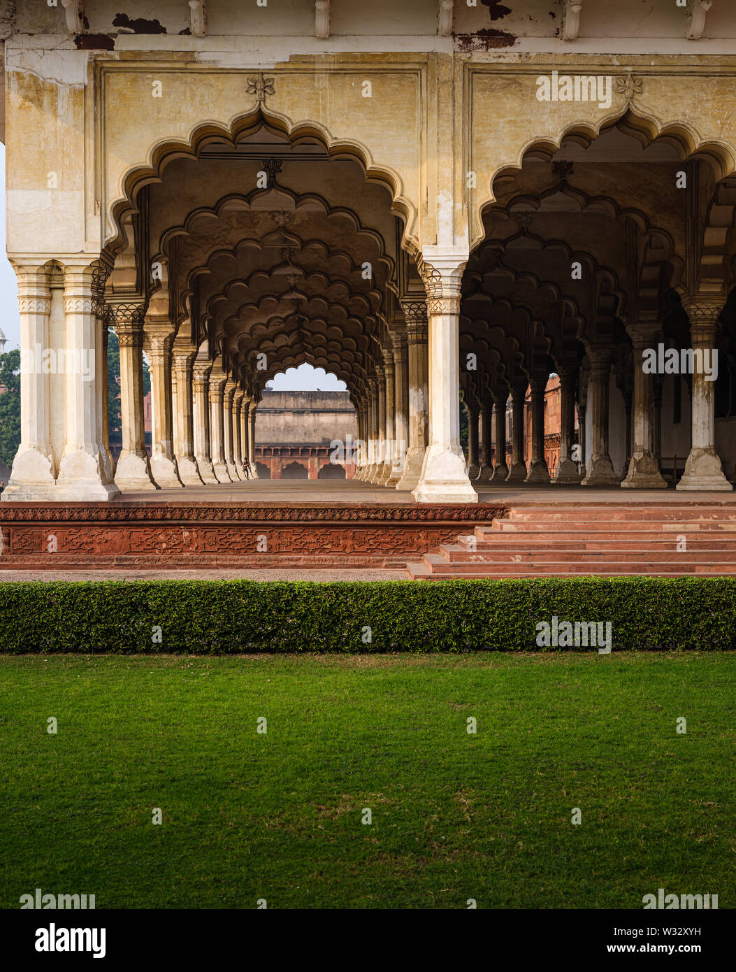 AGRA, INDIEN - ca. November 2018: Ansicht des Agra Fort. Dies ist eine historische Fort in der Stadt Agra in Indien. Es war die Hauptresidenz der Emp Stockfoto