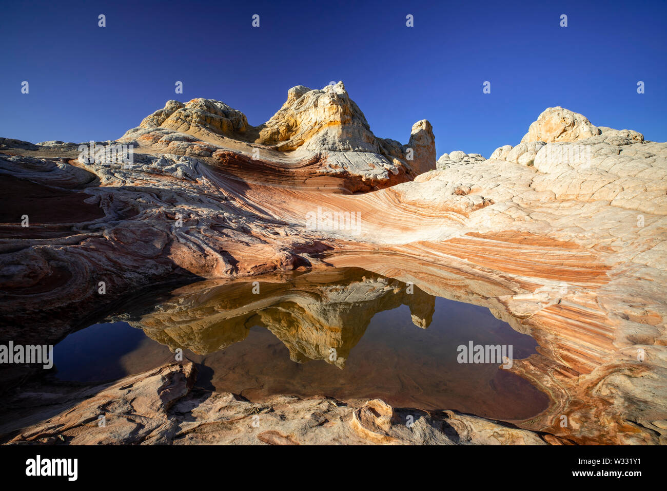 Castle Rock im White Pocket im Vermillion Cliffs National Monument, Arizona, Vereinigte Staaten von Amerika Stockfoto