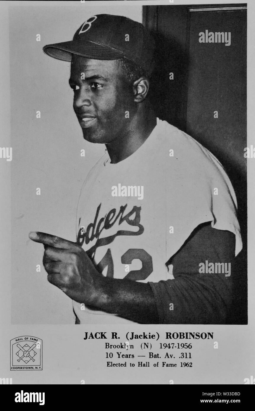 Souvenir Hall of Fame Foto von Jackie Robinson, der als erster African American baseball players die Farbe Sperre mit der Brooklyn Schwindler 1947 zu brechen. Stockfoto