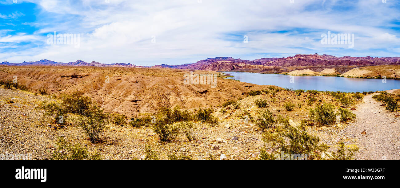 Bergen auf der Cottonwood Becken des Colorado River in El Dorado Canyon, Grenze von Nevada und Arizona und den Lake Mead National Recreational sind Stockfoto