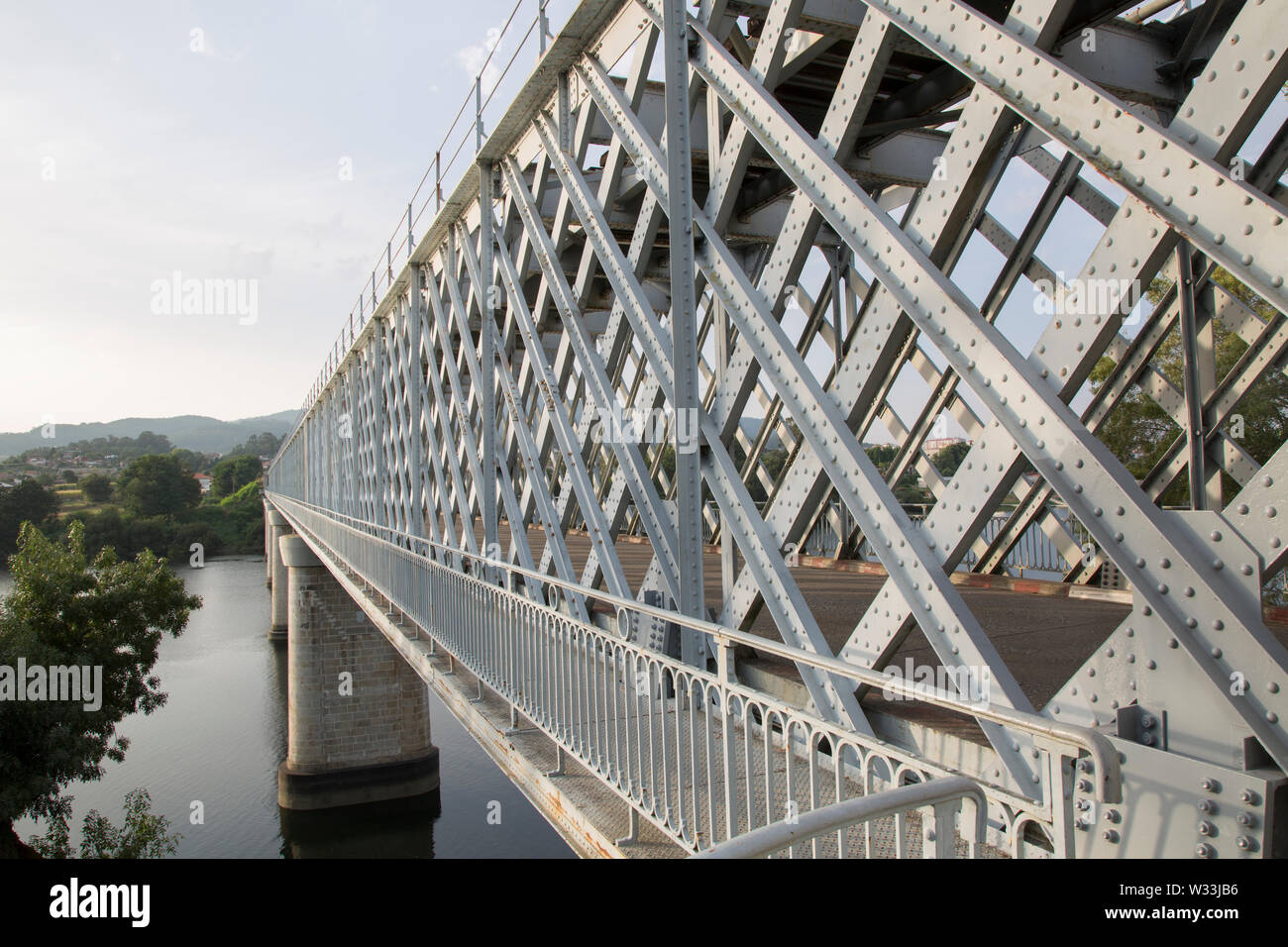 Internationale Brücke (1886) in Tuy und Valencia ; Spanien ; Portugal Stockfoto