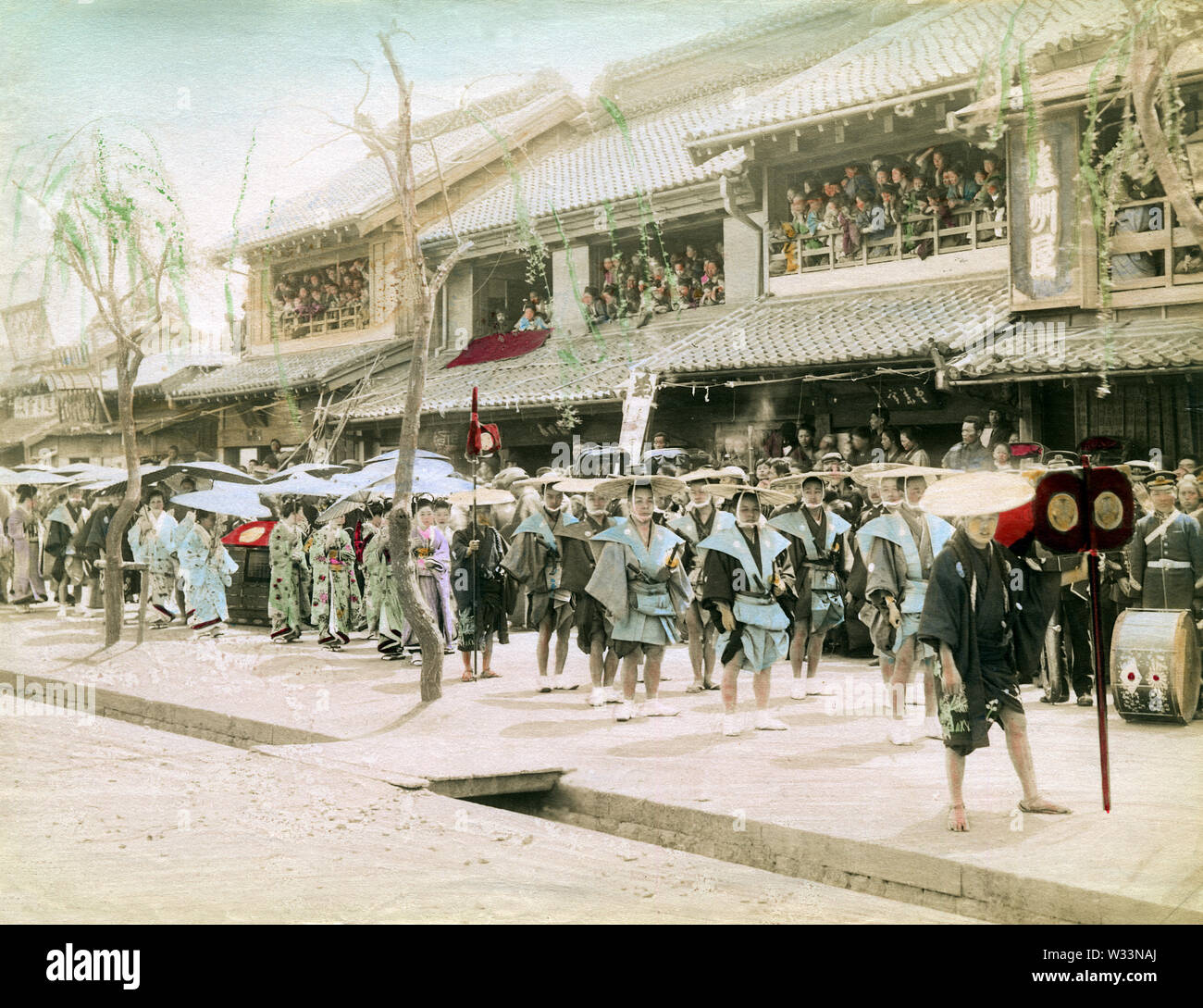 [1890s Japan - Japanische Festival] - Matsuri (traditionelle Festival) Prozession. 19 Vintage albumen Foto. Stockfoto